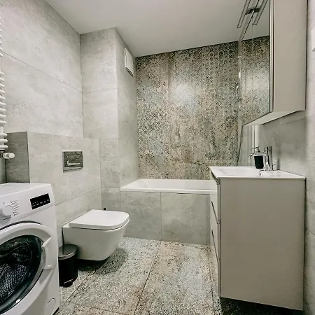 アパート By The River *