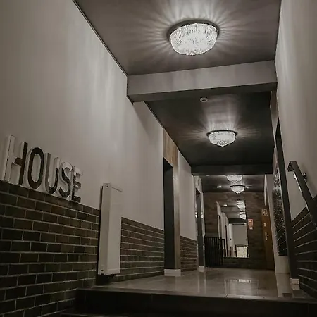 By The River アパート *