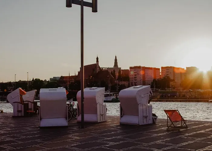 By The River דירה